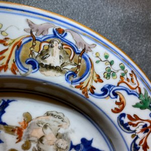 Een Chinese verte-Imari wapenschotel voor de Portugese markt met wapen van Ataide, ca. 1720 — foto 10