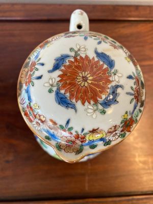 Een Chinese verte-Imari 'Xi Xiang Ji' dekselkan, Yongzheng — foto 5
