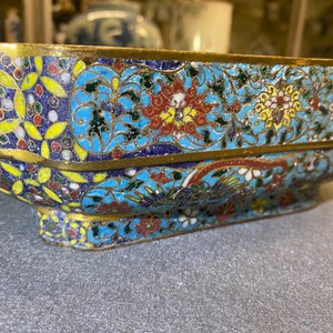 Een Chinese vierkante cloisonné kom, Ming — foto 12
