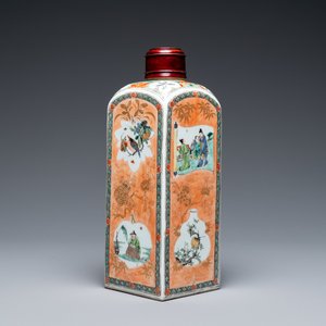 Een Chinese vierkante famille verte fles, Kangxi — foto 1