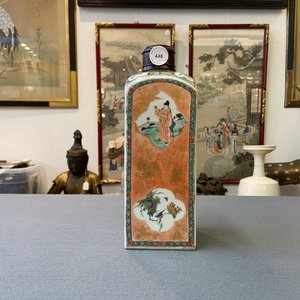 Een Chinese vierkante famille verte fles, Kangxi — foto 20