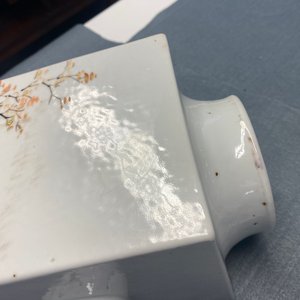 Een Chinese vierkante qianjiang cai 'cong' vaas, 19/20e eeuw — foto 19