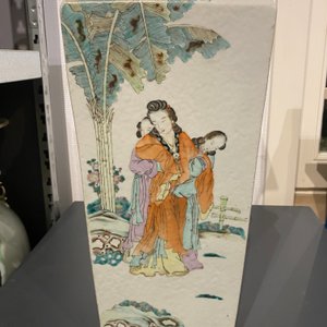 Een Chinese vierkante qianjiang cai vaas en een paar Samson famille verte vazen, 19e eeuw — foto 14