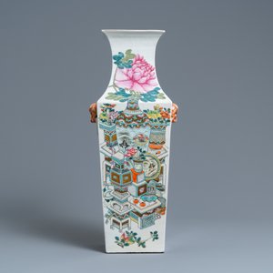 Een Chinese vierkante qianjiang cai vaas met antiquiteiten, 19e eeuw — foto 3