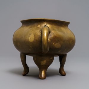 Een Chinese vierlobbige bronzen wierookbrander met goudspatten, Fei Ge, 17/18e eeuw — foto 3