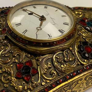Een Chinese wandklok in verguld brons met halfedelstenen, Canton ateliers en George Prior, Londen, voor de Chinese markt, Qianlong — foto 28