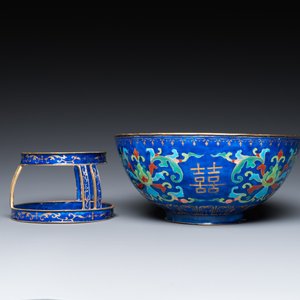 Een Chinese warmhoudkom met Shou-karakters in Peking email, Qianlong — foto 13