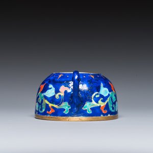 Een Chinese warmhoudkom met Shou-karakters in Peking email, Qianlong — foto 7