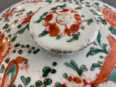 Een Chinese wucai dekselkom met feniksen, Transitie periode — foto 13
