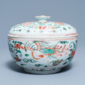 Een Chinese wucai dekselkom, Transitie periode — foto 1