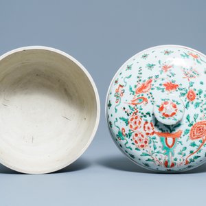 Een Chinese wucai dekselkom, Transitie periode — foto 7