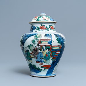 Een Chinese wucai dekselvaas met onsterfelijken, Shunzhi — foto 1