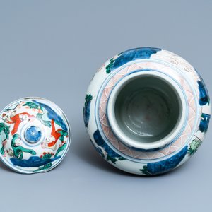 Een Chinese wucai dekselvaas met onsterfelijken, Shunzhi — foto 5