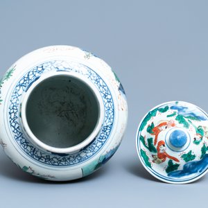 Een Chinese wucai dekselvaas met spelende jongens, Transitie periode — foto 5