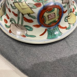 Een Chinese wucai dekselvaas, Transitie periode — foto 9