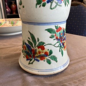 Een Chinese wucai 'gu' vaas met verhalend decor, Shunzhi — foto 22