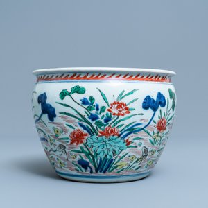 Een Chinese wucai jardinière met kraanvogels bij een lotusvijver, Transitie periode — foto 2