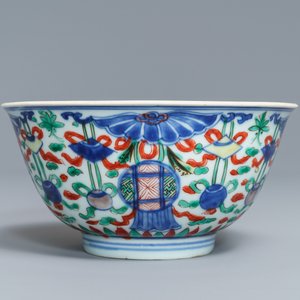 Een Chinese wucai kom met Boeddhistische emblemen, Shunzhi, Transitie periode — foto 3