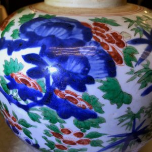 Een Chinese wucai pot met floraal decor, Transitie periode — foto 17