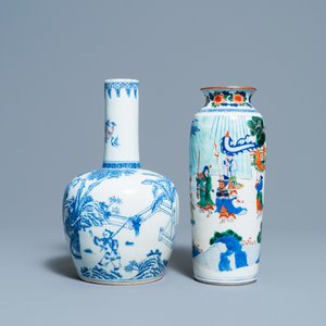 Een Chinese wucai rouleau vaas en een blauw-witte en koperrode vaas, 19/20e eeuw — foto 2