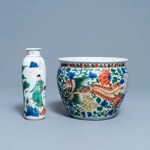 Een Chinese wucai rouleau vaas en een wierookbrander, Transitie periode — foto 1