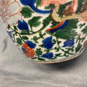 Een Chinese wucai rouleau vaas en een wierookbrander, Transitie periode — foto 12