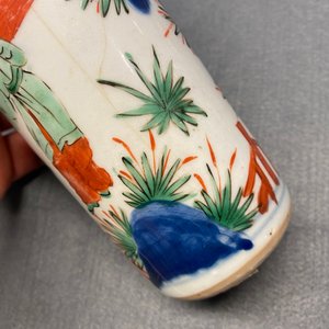 Een Chinese wucai rouleau vaas en een wierookbrander, Transitie periode — foto 17