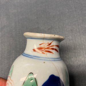 Een Chinese wucai rouleau vaas en een wierookbrander, Transitie periode — foto 18