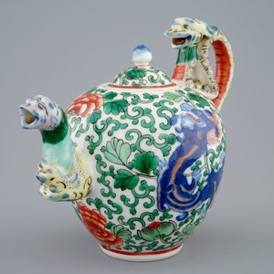 Een Chinese wucai theepot met draak als handgreep, Republiek, begin 20e eeuw — foto 7