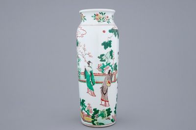 Een Chinese wucai vaas, 20e eeuw