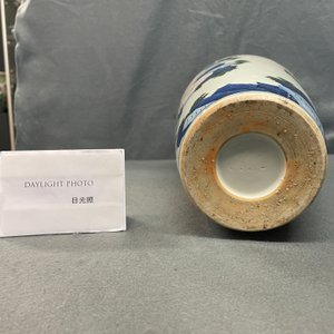 Een Chinese wucai vaas met figuratief decor rondom, 19e eeuw — foto 13