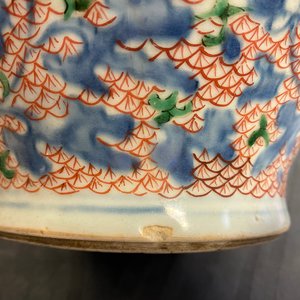 Een Chinese wucai vaas met floraal decor, Transitie periode — foto 10