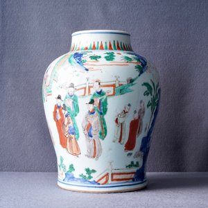 Een Chinese wucai vaas met houten deksel, Transitie periode — foto 18