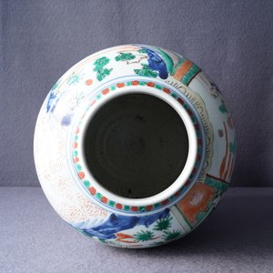 Een Chinese wucai vaas met houten deksel, Transitie periode — foto 20