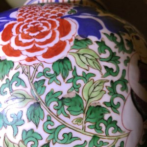 Een Chinese wucai vaas met jongens en pioenslingers, 19e eeuw — foto 16