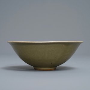 Een Chinese yaozhou celadon kom met floraal decor, Song — foto 5