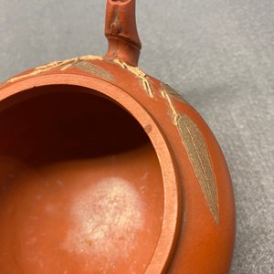 Een Chinese Yixing steengoed 'Drie vrienden van de winter' theepot met deksel, Kangxi — foto 14