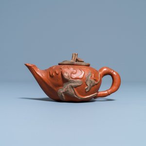 Een Chinese Yixing steengoed theepot met deksel, 18/19e eeuw — foto 2