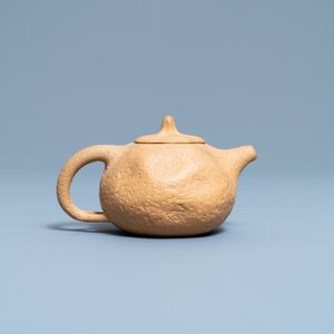 Een Chinese Yixing steengoed theepot met deksel, 18/19e eeuw — foto 4