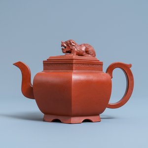 Een Chinese Yixing steengoed theepot met deksel, Kangxi — foto 2
