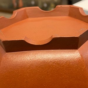 Een Chinese Yixing steengoed theepot met deksel, Kangxi — foto 22