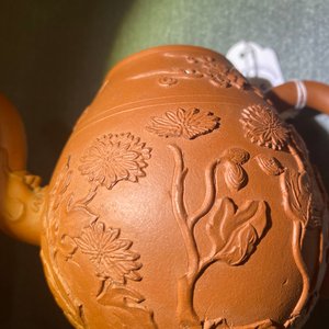 Een Chinese Yixing steengoed theepot met deksel, Kangxi — foto 15