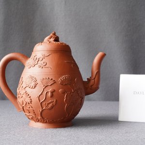 Een Chinese Yixing steengoed theepot met deksel, Kangxi — foto 9