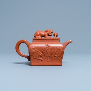 Een Chinese Yixing steengoed theepot met deksel, Kangxi — foto 4