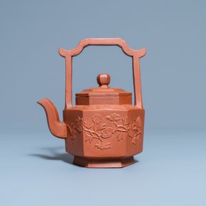 Een Chinese Yixing steengoed theepot met deksel, Kangxi — foto 2