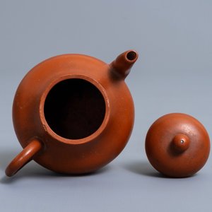 Een Chinese Yixing steengoed theepot met deksel, reliëfmerk, 18/19e eeuw — foto 4