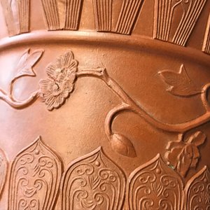 Een Chinese Yixing steengoed vaas met reliëfdecor, Kangxi — foto 22