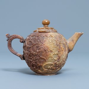 Een Chinese zeepstenen theepot met deksel, Kangxi — foto 4