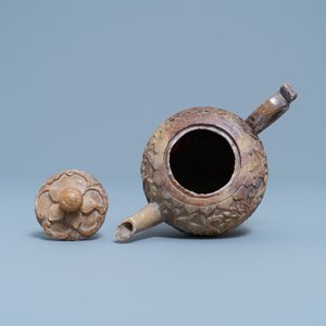 Een Chinese zeepstenen theepot met deksel, Kangxi — foto 6