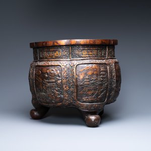 Een Chinese zeslobbige bronzen jardinière met vergulde spatten, 19/20e eeuw — foto 3